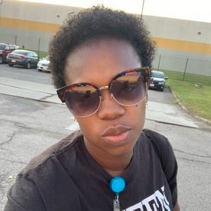 Meet your Posher, Martha